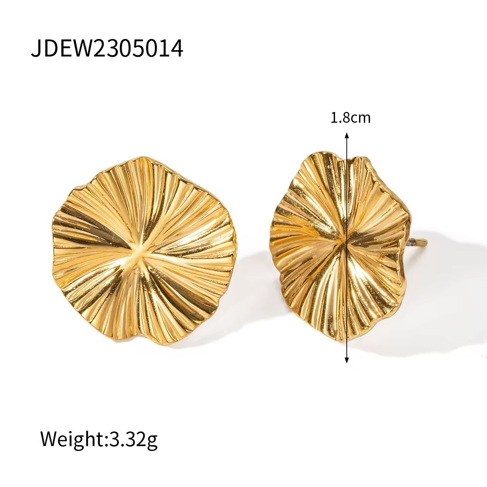 18K Gold Plated Leaf Stud Earrings - Picture 6 of 7